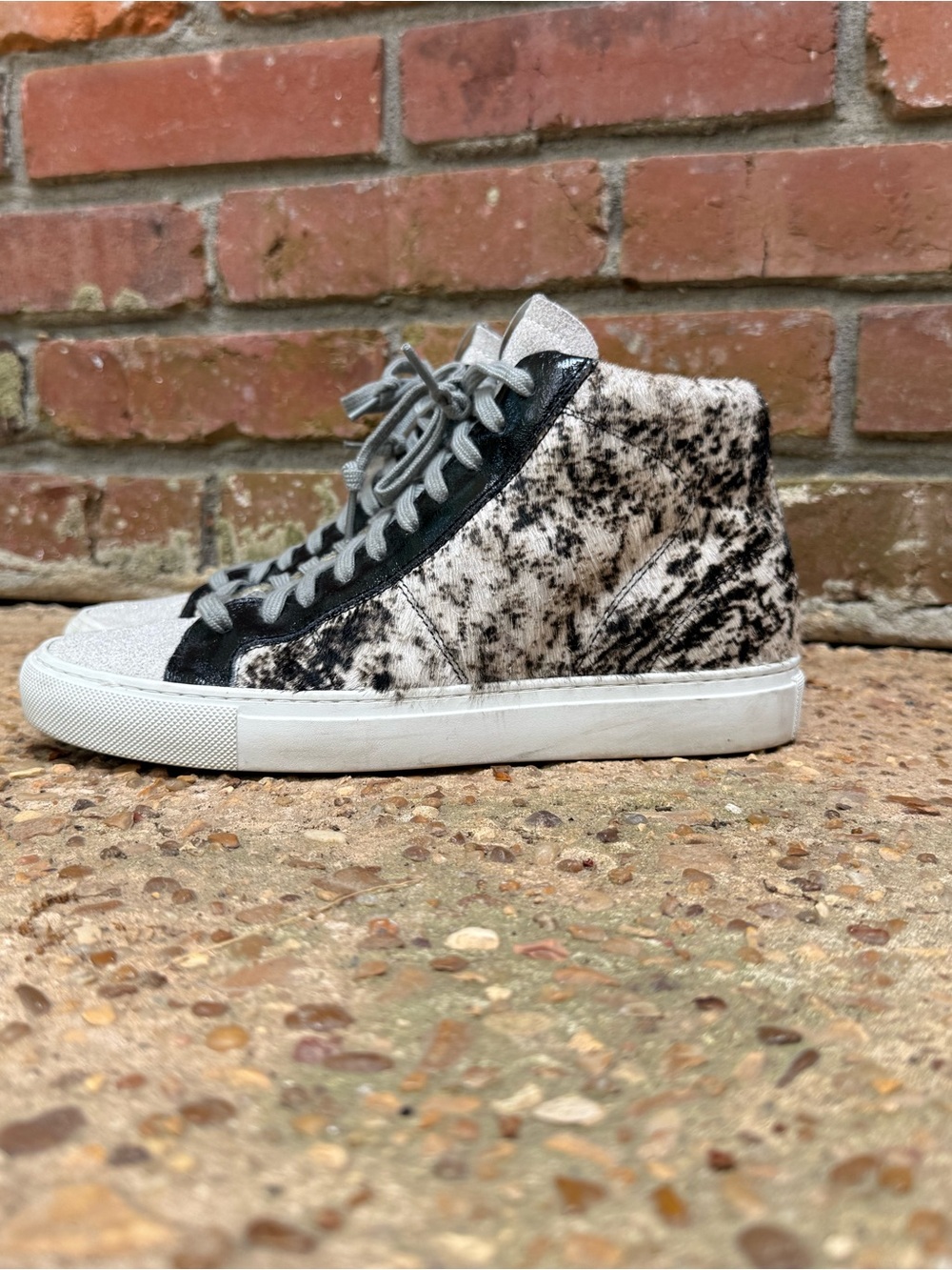 Women’s P448 High-Top Sneakers in Black & White - Stylish Contrast Design